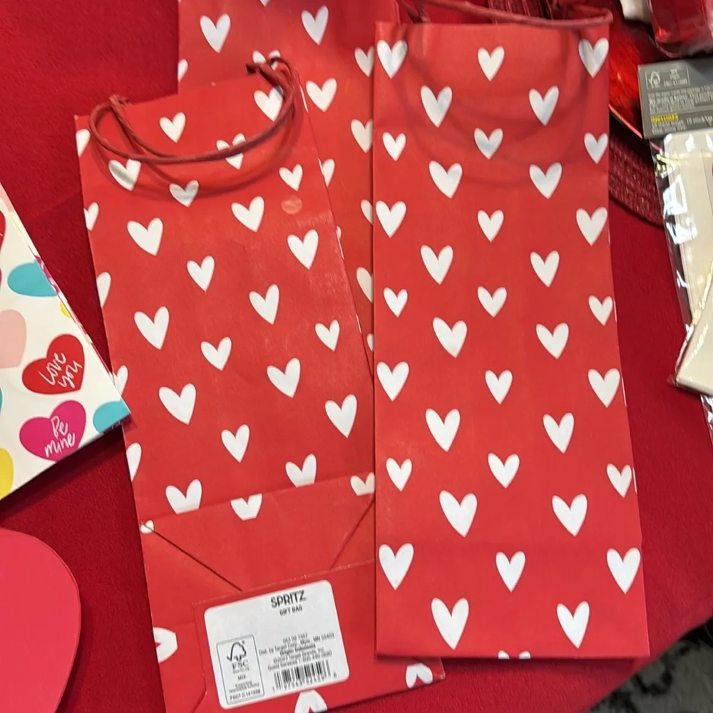 NEW❣️ Valentine Gift Bag Bundle. Wine bags, Treat bags, Gift bags, Heart boxes